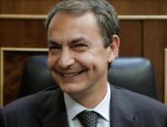 Zapatero, incomprensiblemente sonriente